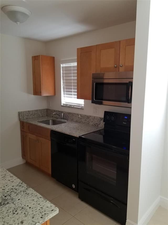 5171 Eadie Place, West Palm Beach FL 33407 - West Palm Beach, FL - Photo 2
