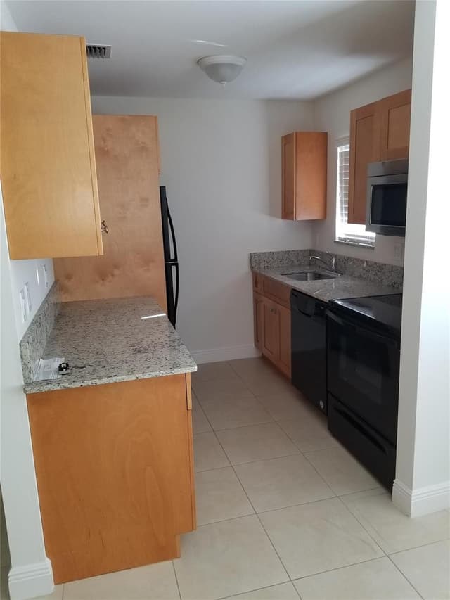 5171 Eadie Place, West Palm Beach FL 33407 - West Palm Beach, FL - Photo 4