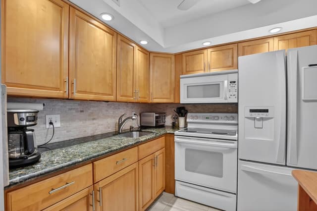 438 Tilford U, Deerfield Beach FL 33442 - Deerfield Beach, FL - Photo 7