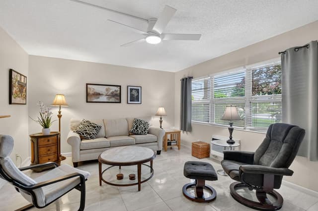 438 Tilford U, Deerfield Beach FL 33442 - Deerfield Beach, FL - Photo 3
