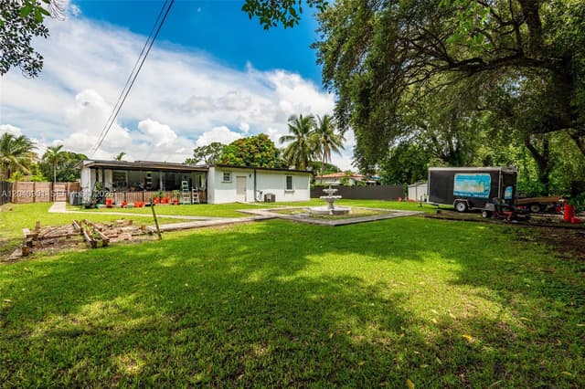 14855 NW 16 Drive, Biscayne Gardens FL 33167 - Biscayne Gardens, FL - Photo 4