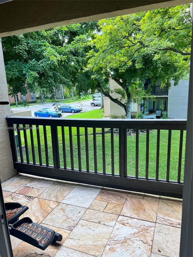 11376 SW 2nd Ct # 11376, Pembroke Pines FL 33025 - Pembroke Pines, FL - Photo 5