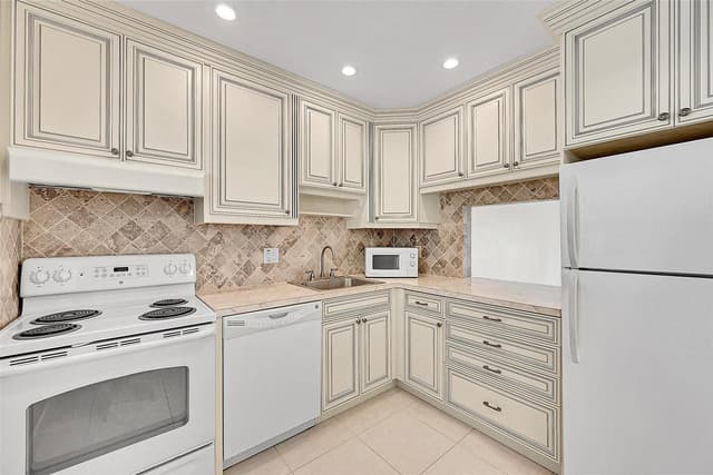 23 Abbey Lane # 202, Delray Beach FL 33446 - Delray Beach, FL - Photo 3