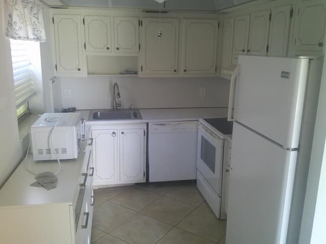588 Brittany M, Delray Beach FL 33446 - Delray Beach, FL - Photo 3