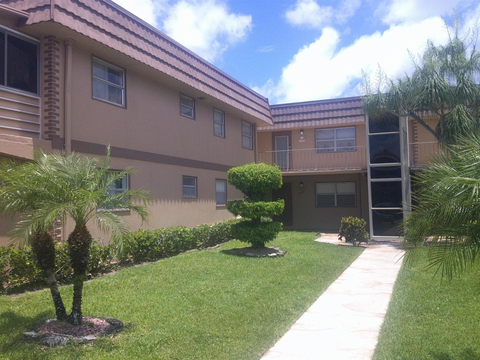588 Brittany M, Delray Beach FL 33446 - Delray Beach, FL - Photo 1