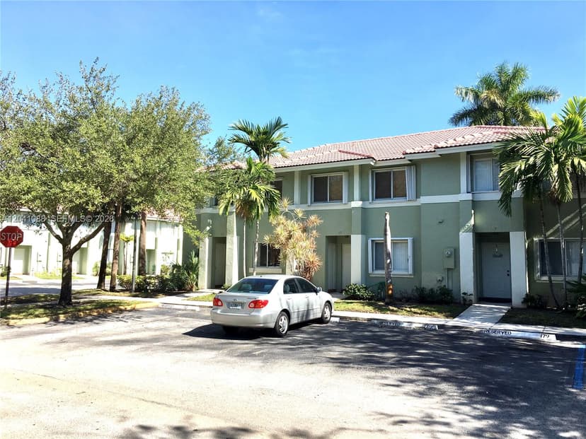 183 Hidden Ct Rd # 33, Hollywood FL 33023