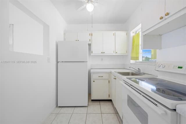1116 Lake Ter # 208, Boynton Beach FL 33426 - Boynton Beach, FL - Photo 6