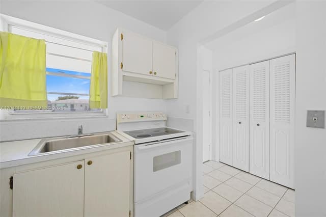1116 Lake Ter # 208, Boynton Beach FL 33426 - Boynton Beach, FL - Photo 7