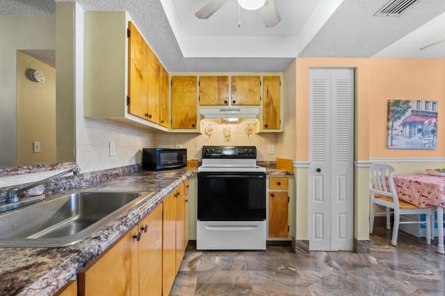 10 Willowbrook Lane # 108, Delray Beach FL 33446 - Delray Beach, FL - Photo 4