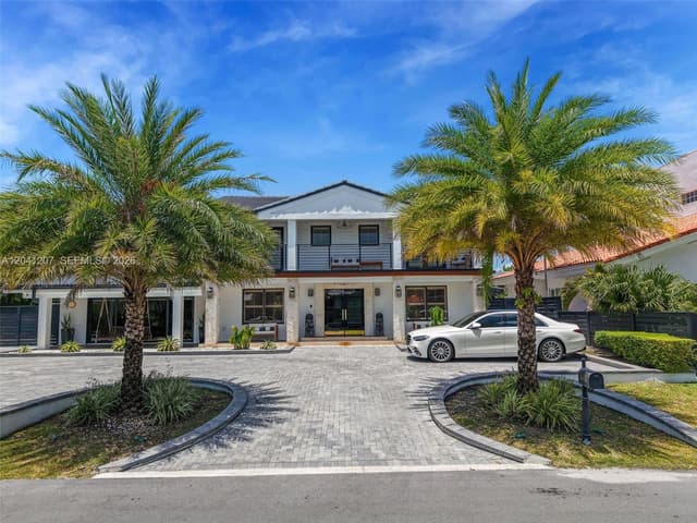 16416 NE 32nd Ave, North Miami Beach FL 33160 - North Miami Beach, FL - Photo 2