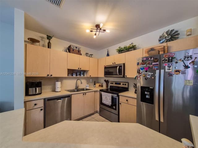 12850 SW 28th Ct, Miramar FL 33027 - Miramar, FL - Photo 5