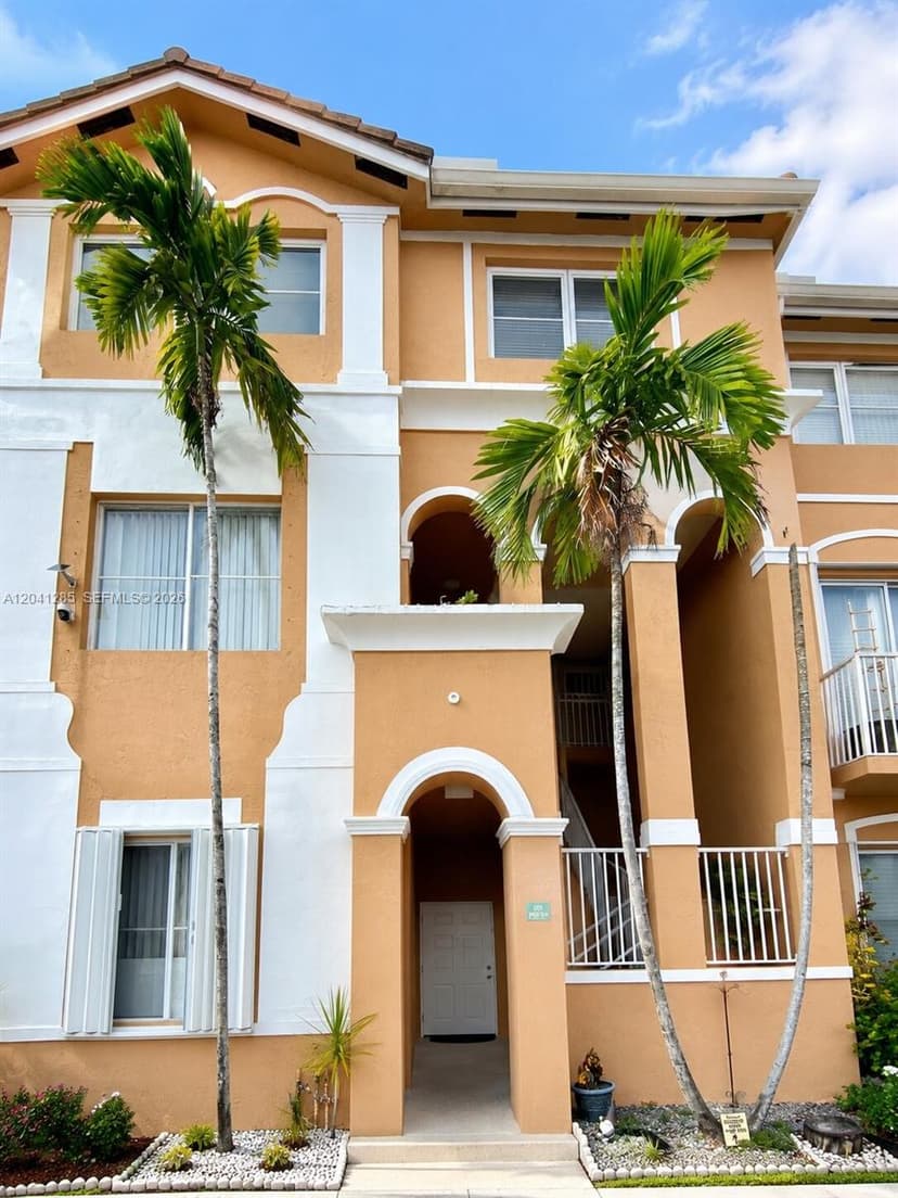 7250 NW 177th St # 16, Hialeah FL 33015