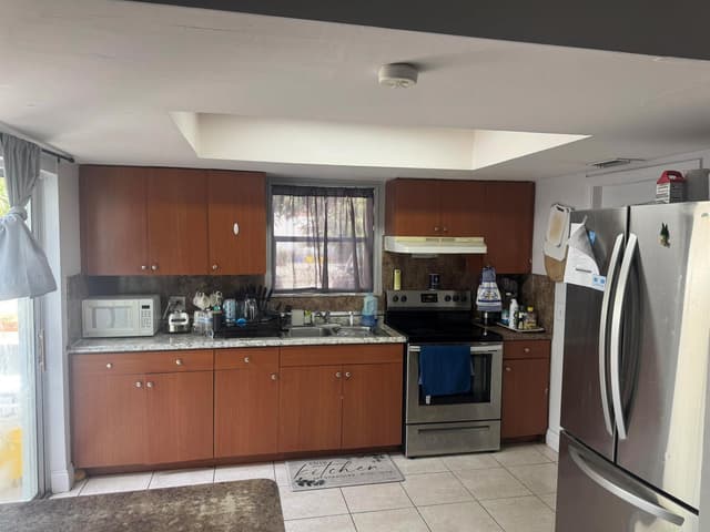 910 N F Street, FL 33460 - Photo 2