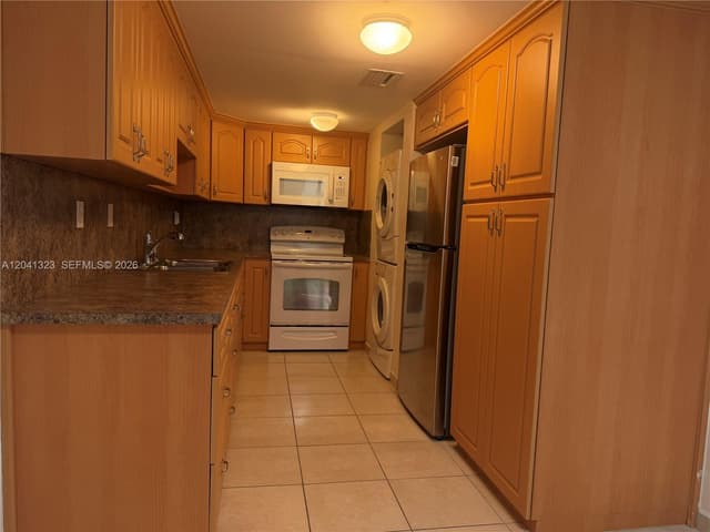 10090 NW 80th Ct # 1241, Hialeah Gardens FL 33016 - Hialeah Gardens, FL - Photo 6