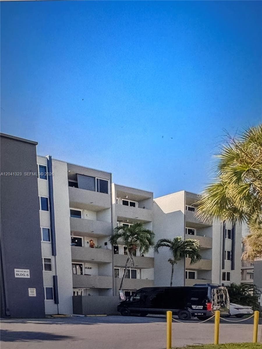10090 NW 80th Ct # 1241, Hialeah Gardens FL 33016