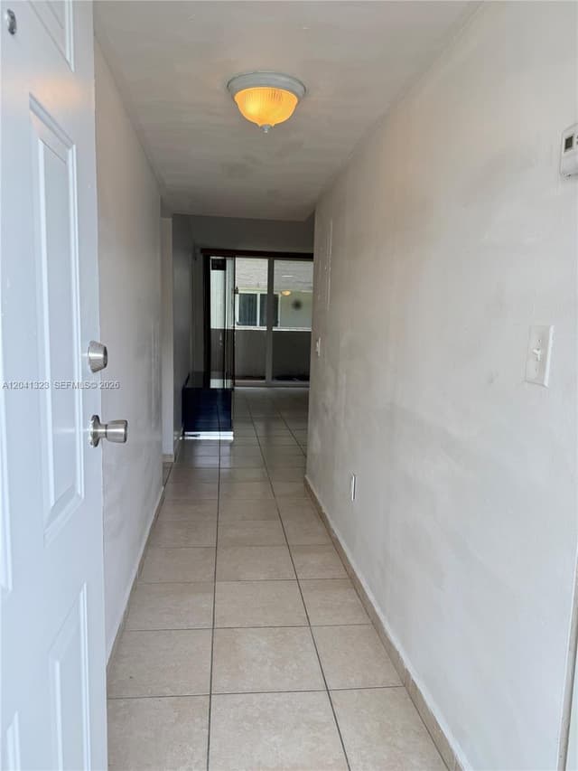 10090 NW 80th Ct # 1241, Hialeah Gardens FL 33016 - Hialeah Gardens, FL - Photo 4