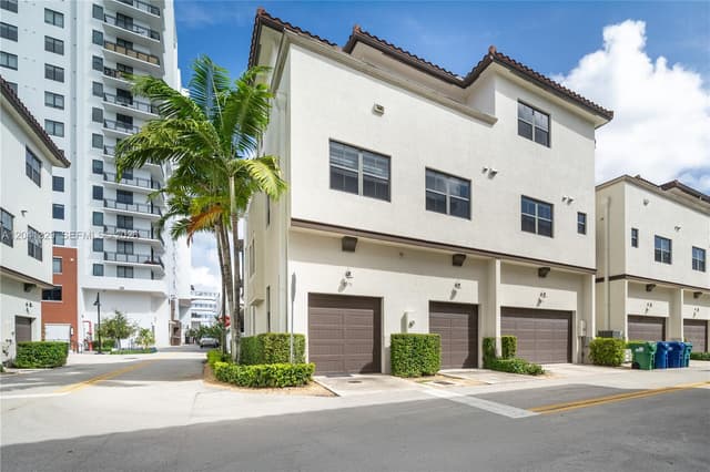 8478 NW 52nd St, Doral FL 33166 - Doral, FL - Photo 6