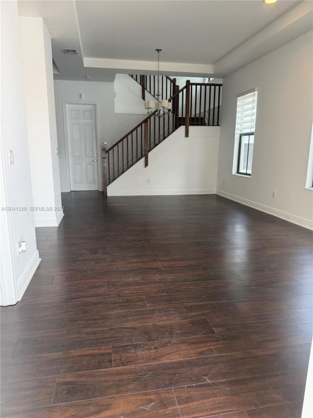 8478 NW 52nd St, Doral FL 33166 - Doral, FL - Photo 7