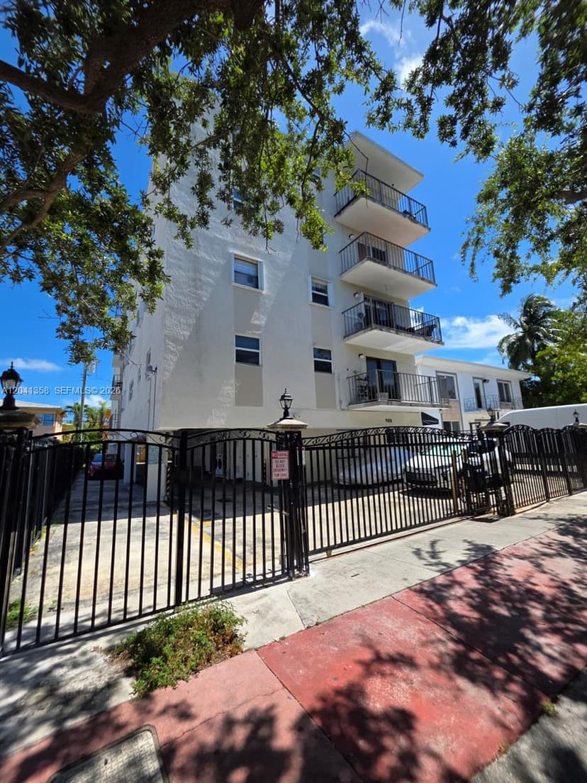 990 Biarritz Dr # 303, Miami Beach FL 33141