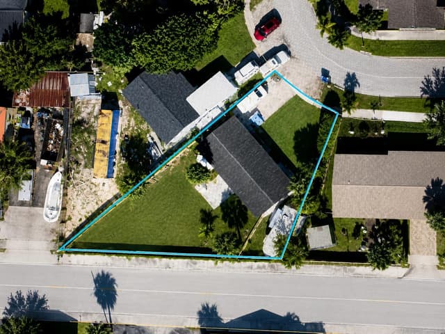 1545 S 24th Court, West Palm Beach FL 33404 - West Palm Beach, FL - Photo 2