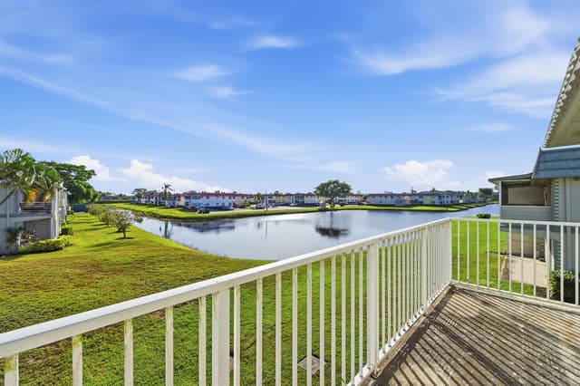 710 Monaco O, Delray Beach FL 33446 - Delray Beach, FL - Photo 2