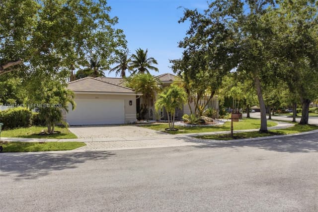 241 Fairmont Way, Weston FL 33326 - Weston, FL - Photo 4