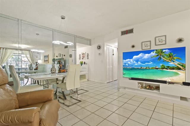 2871 Somerset Dr # 102, Lauderdale Lakes FL 33311 - Lauderdale Lakes, FL - Photo 7