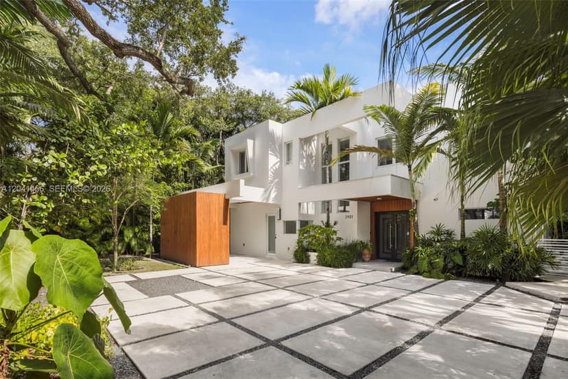 3901 Kumquat Ave, Miami FL 33133