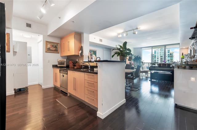 325 S Biscayne Blvd # 3921, Miami FL 33131 - Miami, FL - Photo 2