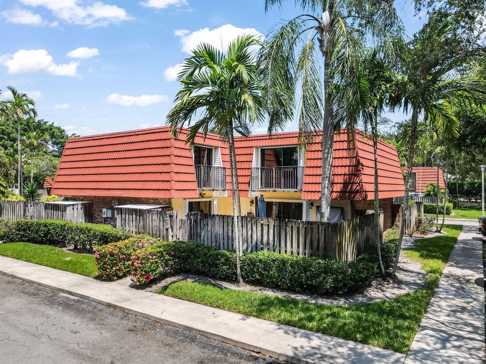 725 NW 99th Circle, Plantation FL 33324