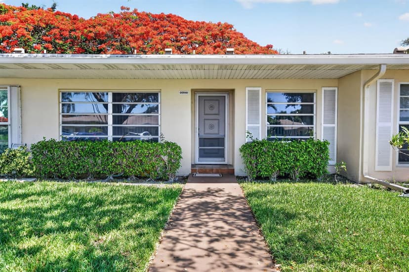 20846 Vinesta Circle, Boca Raton FL 33433