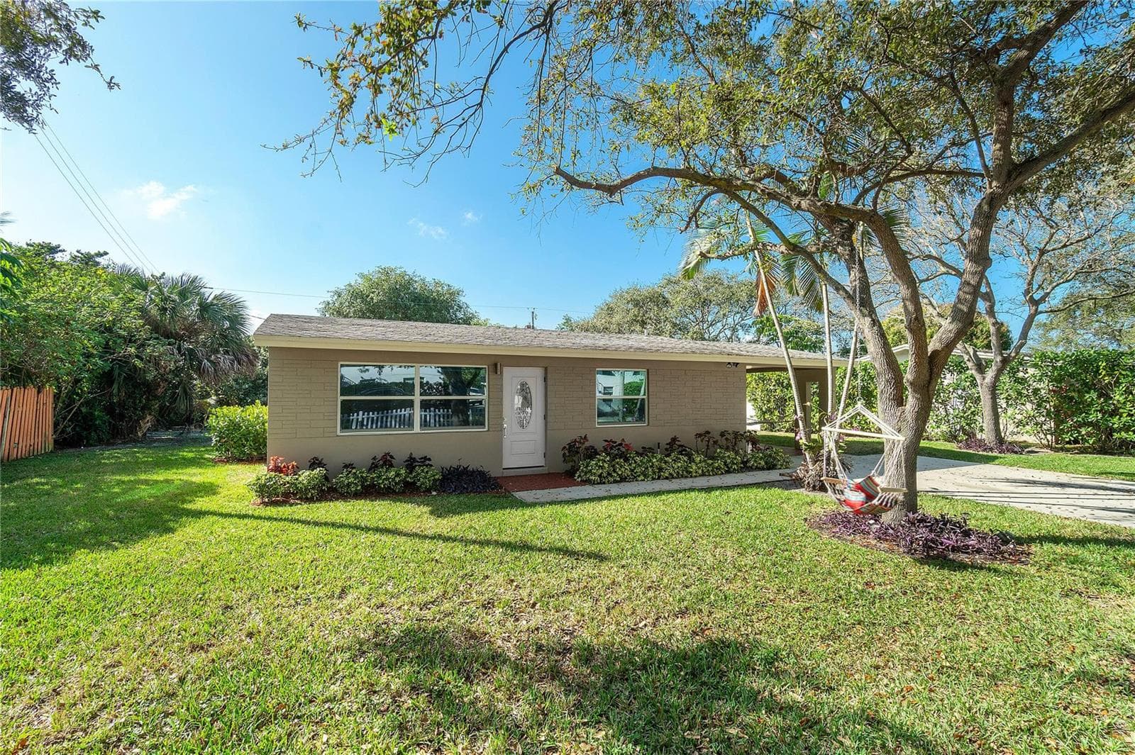 1634 NE 3rd Avenue, Delray Beach FL 33444 - Delray Beach, FL - Photo 1