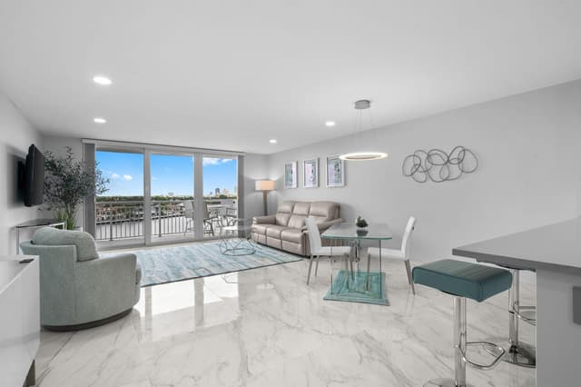 511 Bayshore Drive # 910, Fort Lauderdale FL 33304 - Fort Lauderdale, FL - Photo 2