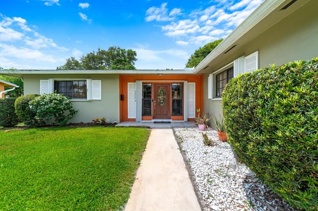 4460 NW 3rd Place, Plantation FL 33317 - Plantation, FL - Photo 2
