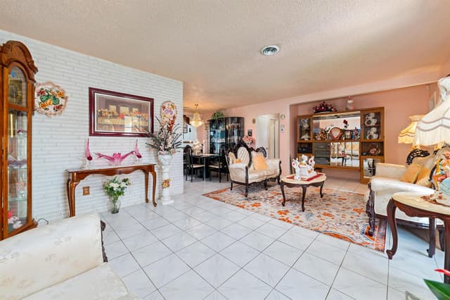 4460 NW 3rd Place, Plantation FL 33317 - Plantation, FL - Photo 5