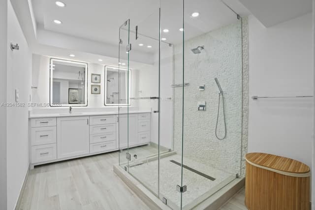6423 Collins Ave # 203, Miami Beach FL 33141 - Miami Beach, FL - Photo 6