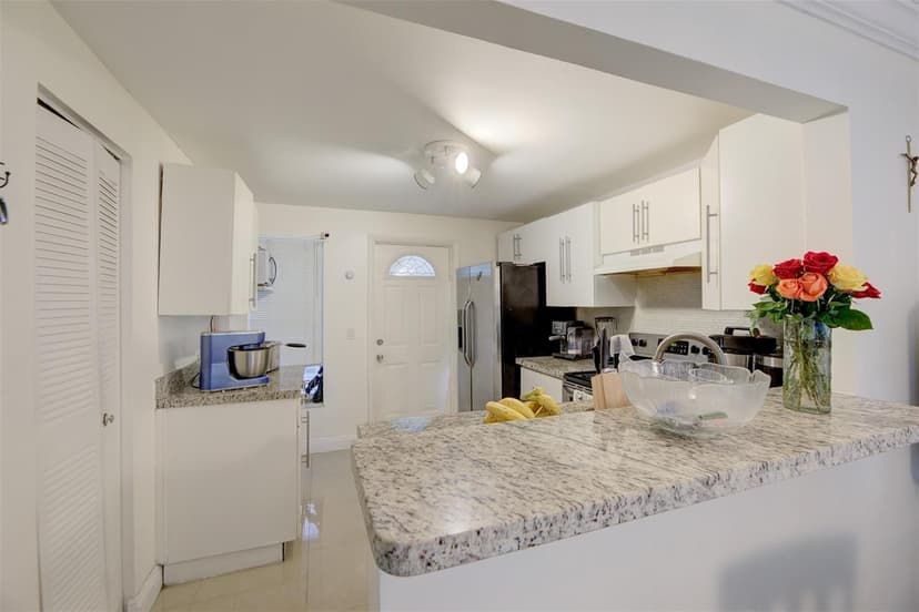 3777 NW 78th Avenue NW # 10D, Hollywood FL 33024
