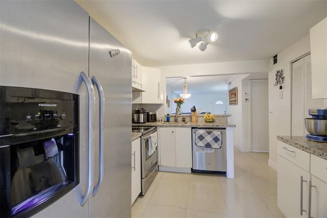 3777 NW 78th Avenue NW # 10D, Hollywood FL 33024 - Hollywood, FL - Photo 5
