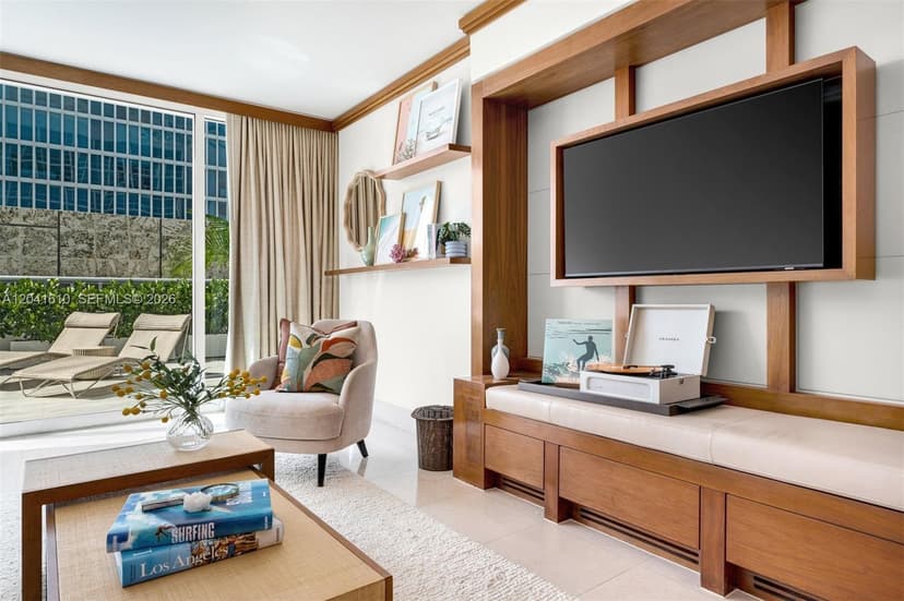 6801 Collins Ave # 606, Miami Beach FL 33141