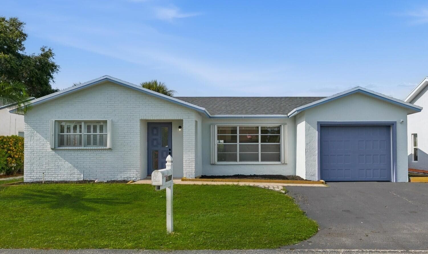 7198 E Pine Forest Cir Circle E, Lake Worth FL 33467