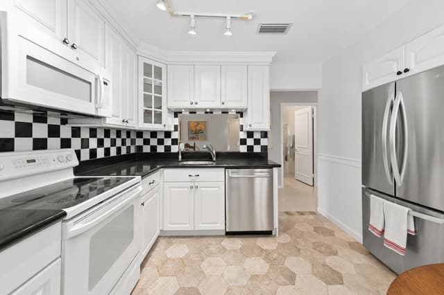15234 Lakes Of Delray Boulevard # 276, Delray Beach FL 33484 - Delray Beach, FL - Photo 7