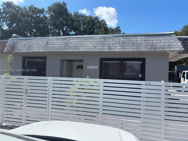 21122 NW 39th Ave, Miami Gardens FL 33055 - Miami Gardens, FL - Photo 2