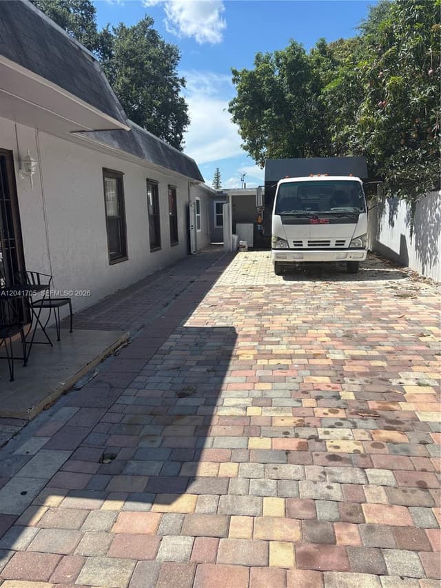 21122 NW 39th Ave, Miami Gardens FL 33055 - Miami Gardens, FL - Photo 5