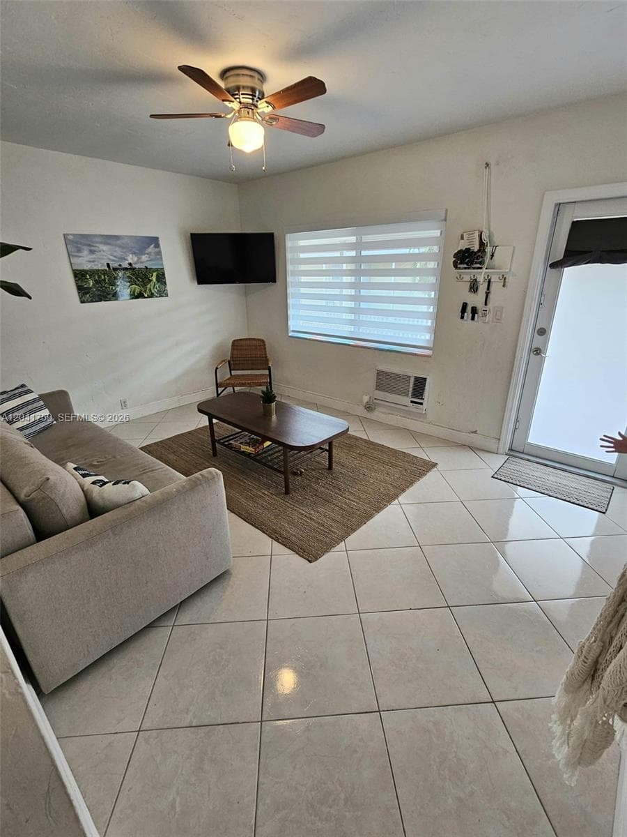 7400 Harding Ave # 22, Miami Beach FL 33141
