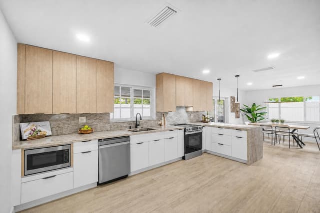 718 SW 27th Place, Boynton Beach FL 33435 - Boynton Beach, FL - Photo 4