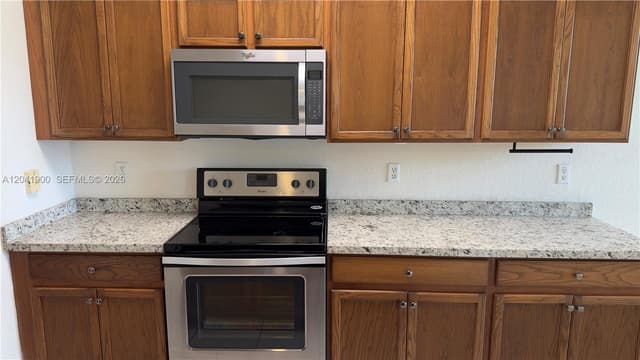 3042 Grandiflora Dr, Green Acres FL 33467 - Green Acres, FL - Photo 6