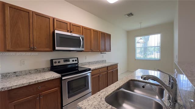 3042 Grandiflora Dr, Green Acres FL 33467 - Green Acres, FL - Photo 7