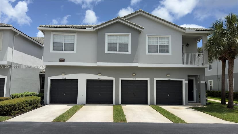 3042 Grandiflora Dr, Green Acres FL 33467