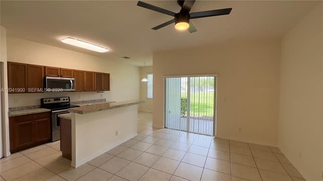 3042 Grandiflora Dr, Green Acres FL 33467 - Green Acres, FL - Photo 4