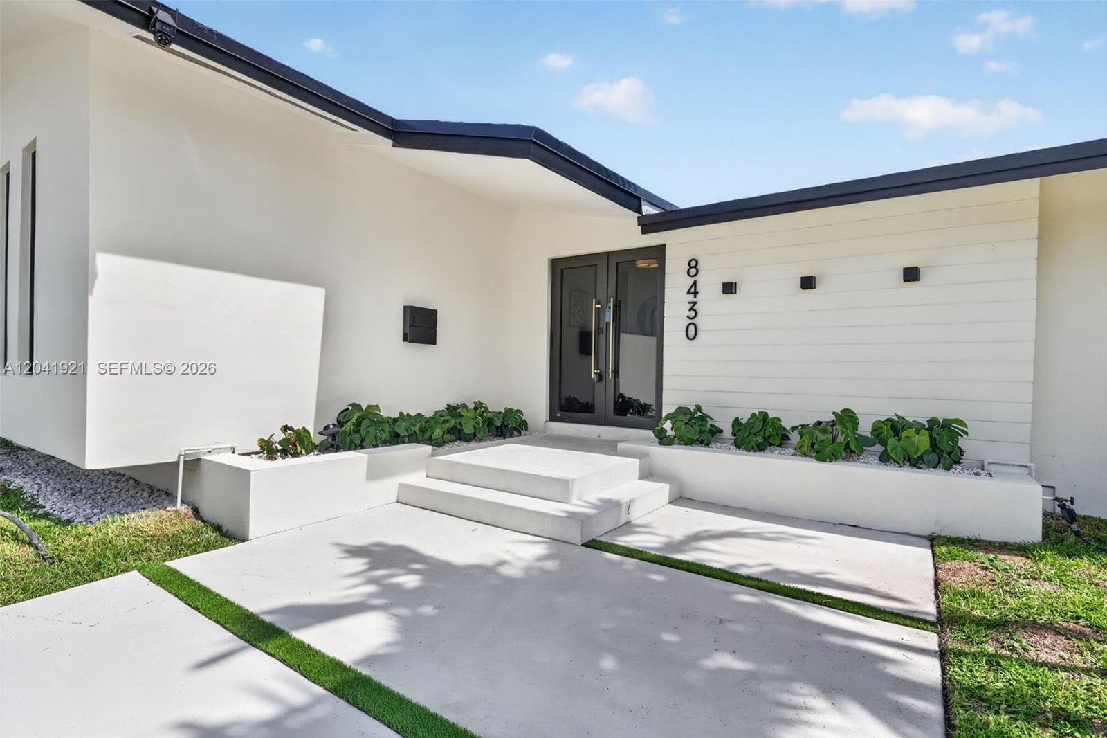 8430 SW 88th St, Miami FL 33156